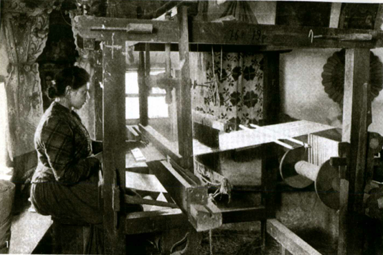 Girl at a loom 1913 p38